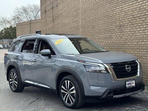 2025 Nissan Pathfinder Platinum