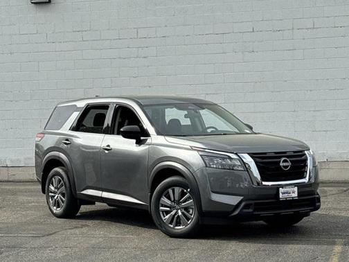 2025 Nissan Pathfinder S