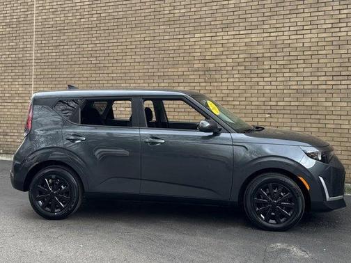 Gravity Gray 2025 Kia Soul LX