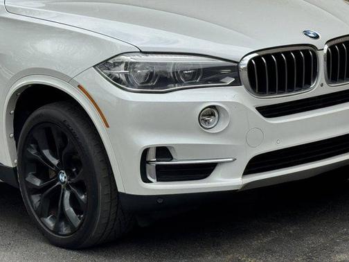 White Metallic 2017 BMW X5 eDrive xDrive40e