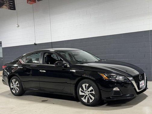 Black 2022 Nissan Altima 2.5 S