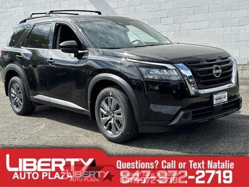 2025 Nissan Pathfinder SV