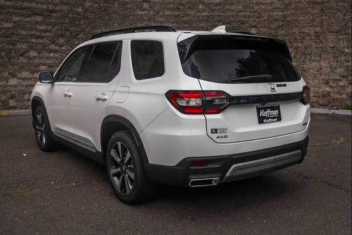 2025 Honda Pilot Touring 8-Passenger
