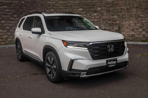 2025 Honda Pilot Touring 8-Passenger