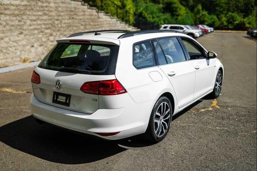 2016 Volkswagen Golf SportWagen TSI Limited Edition