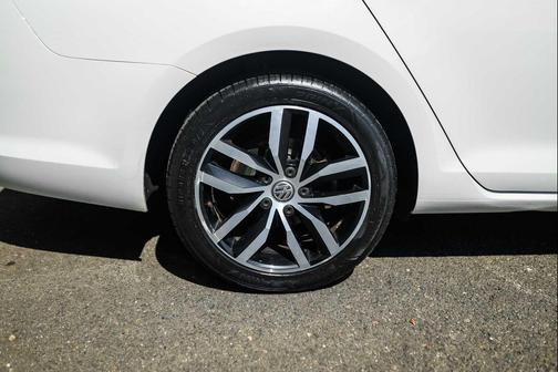 2016 Volkswagen Golf SportWagen TSI Limited Edition