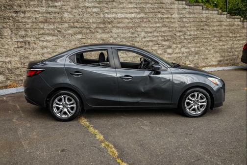 2017 Toyota Yaris iA Base