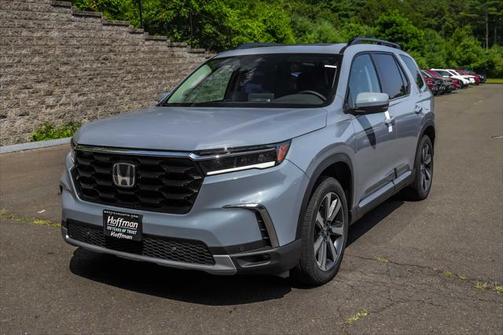 2025 Honda Pilot Touring 8-Passenger