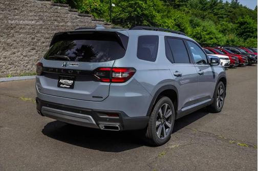 2025 Honda Pilot Touring 8-Passenger