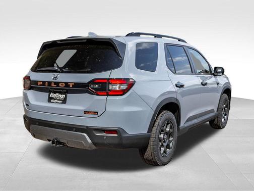 Sonic Gray Pearl 2026 Honda Pilot TrailSport