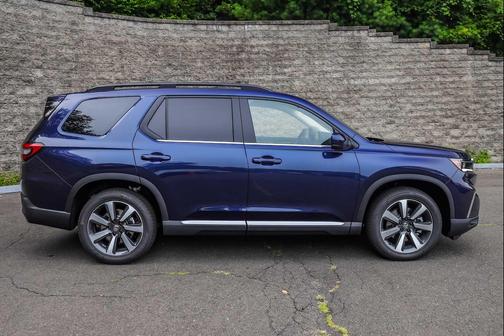 2025 Honda Pilot Touring 8-Passenger