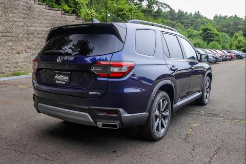 2025 Honda Pilot Touring 8-Passenger