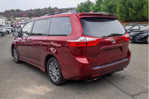 2018 Toyota Sienna XLE
