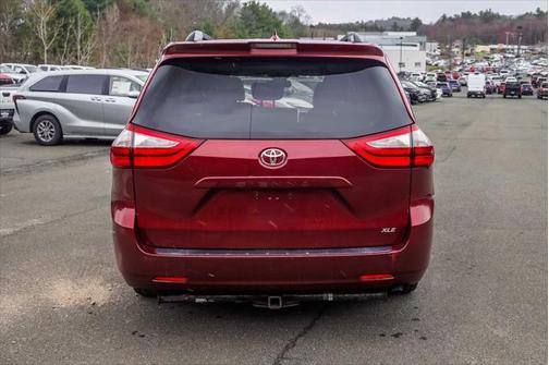 2018 Toyota Sienna XLE
