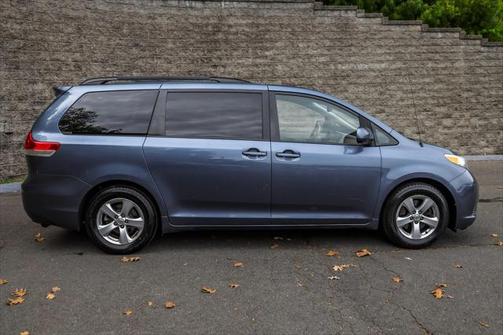 2014 Toyota Sienna LE