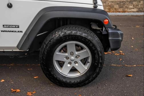 2017 Jeep Wrangler Sport