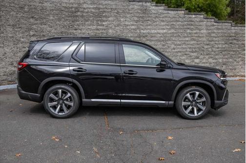 2025 Honda Pilot Touring 8-Passenger