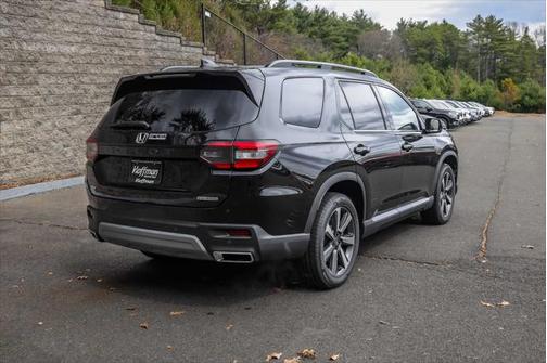 2025 Honda Pilot Touring 8-Passenger