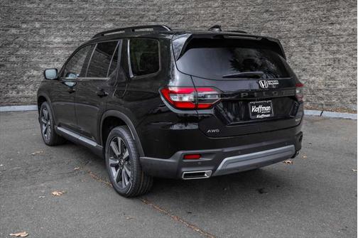 2025 Honda Pilot Touring 8-Passenger
