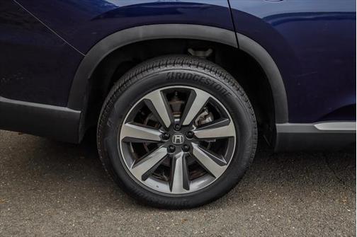2025 Honda Pilot Touring 8-Passenger