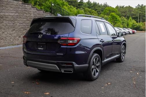 2025 Honda Pilot Touring 8-Passenger