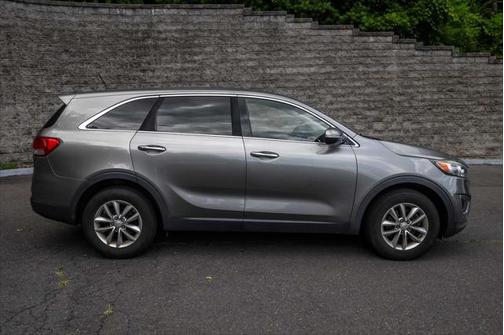 2016 Kia Sorento L