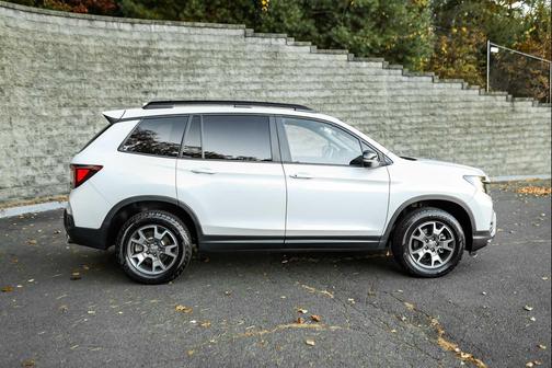 2023 Honda Passport AWD TrailSport