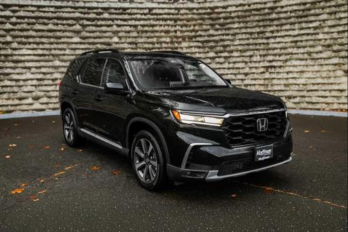 2025 Honda Pilot Touring 8-Passenger