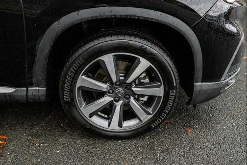 2025 Honda Pilot Touring 8-Passenger