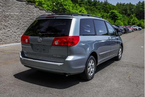 2010 Toyota Sienna LE
