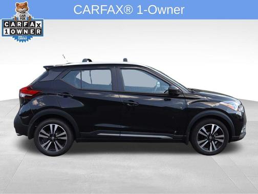 Super Black 2018 Nissan Kicks SR