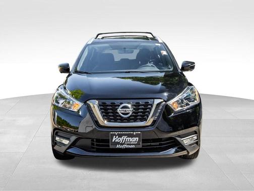 Super Black 2018 Nissan Kicks SR