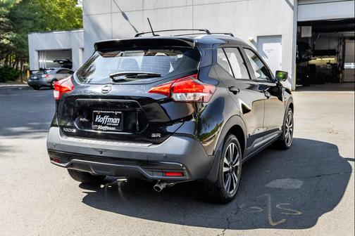 Super Black 2018 Nissan Kicks SR