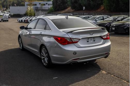 2013 Hyundai SONATA SE