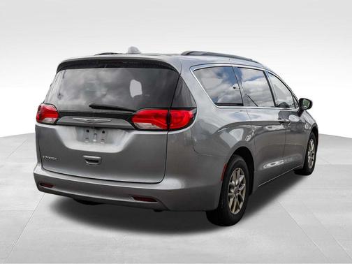 Billet Silver Metallic Clearcoat 2020 Chrysler Voyager LXI