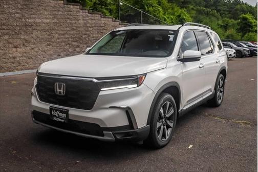 2025 Honda Pilot Touring 8-Passenger