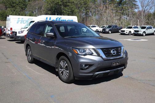Gun Metallic 2017 Nissan Pathfinder SL