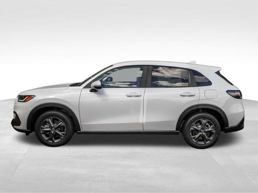 Platinum White Pearl 2026 Honda HR-V LX