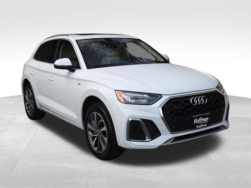 Glacier White Metallic 2023 Audi Q5 45 S line Premium