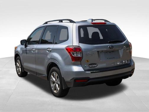 Ice Silver Metallic 2016 Subaru Forester 2.5i Premium
