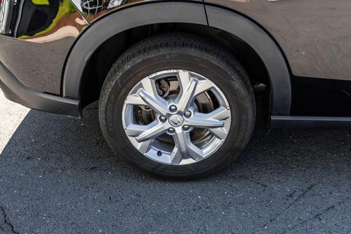 Crystal Black Pearl 2023 Honda HR-V LX