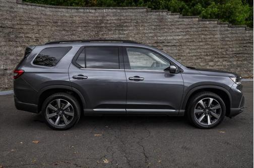 2023 Honda Pilot AWD Elite