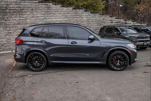 2022 BMW X5 M50i
