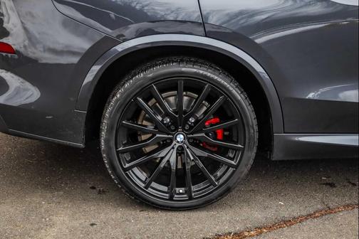 2022 BMW X5 M50i