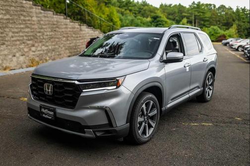 2025 Honda Pilot Touring 8-Passenger