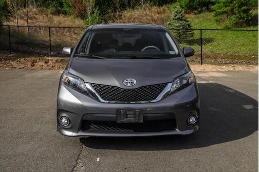 2011 Toyota Sienna SE
