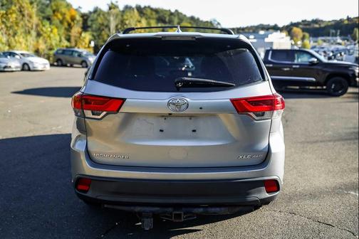 2017 Toyota Highlander SE