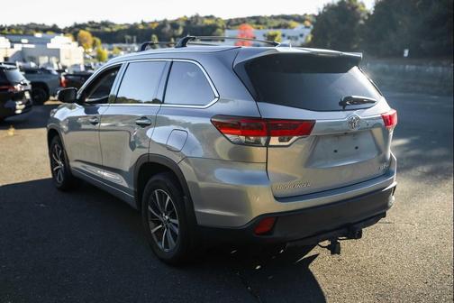 2017 Toyota Highlander SE