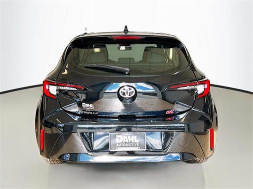 2025 Toyota Corolla Hatchback SE