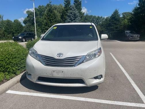 2016 Toyota Sienna XLE Premium